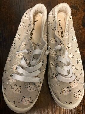 Isaac Mizrahi Beige Cat-Print Canvas Sneakers with White Laces